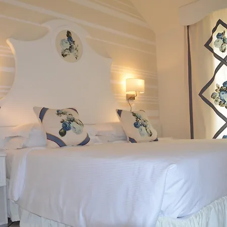 Alexander Hotel 3*